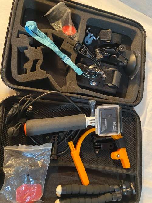 GOPRO HERO 3+ WITH  USB CABLE AND ALOT OF ACCESSORIES . GOOD CONDITION AND BAG